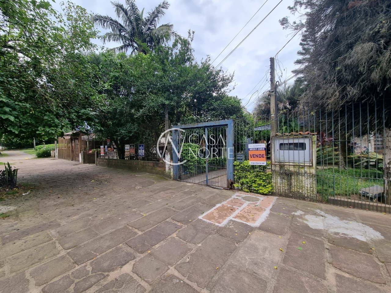 Terreno à venda  com 517m², Avenida da Cavalhada no bairro Cavalhada em Porto Alegre