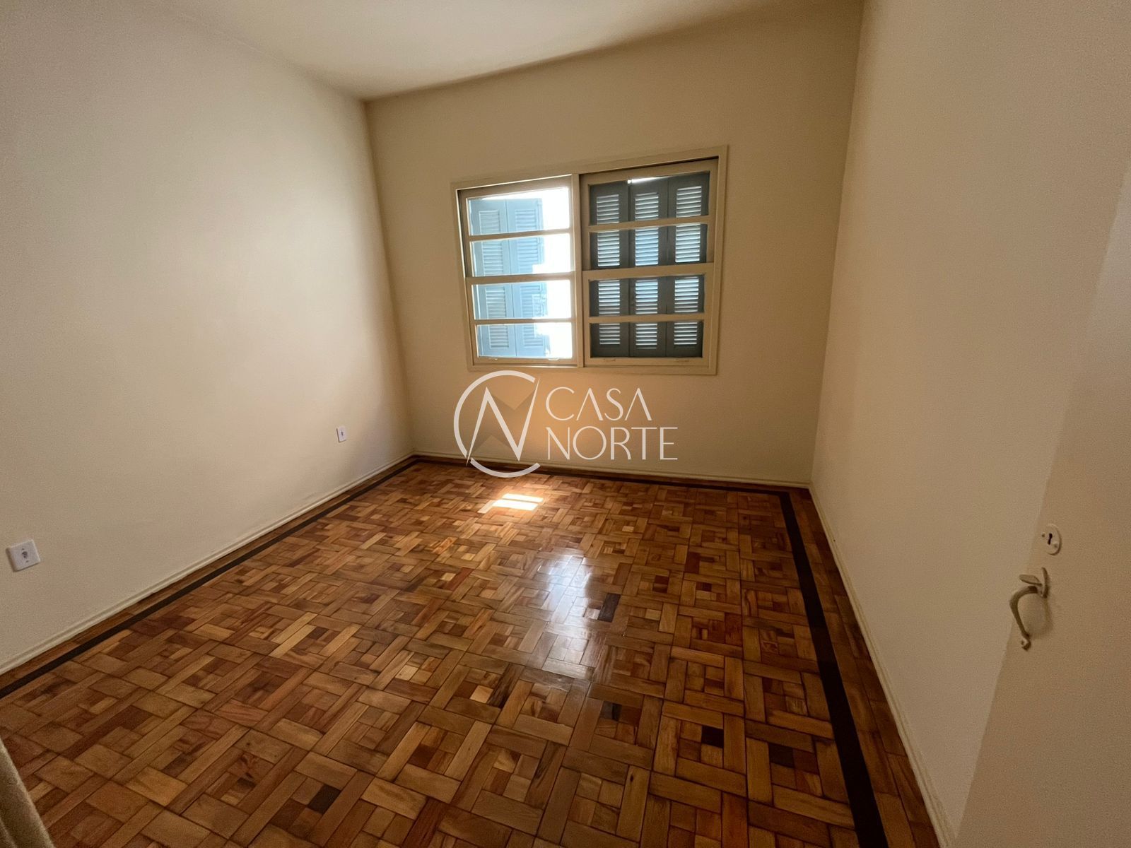 Apartamento Garden à venda com 2 quartos, 68m², Rua da República no bairro Cidade Baixa em Porto Alegre