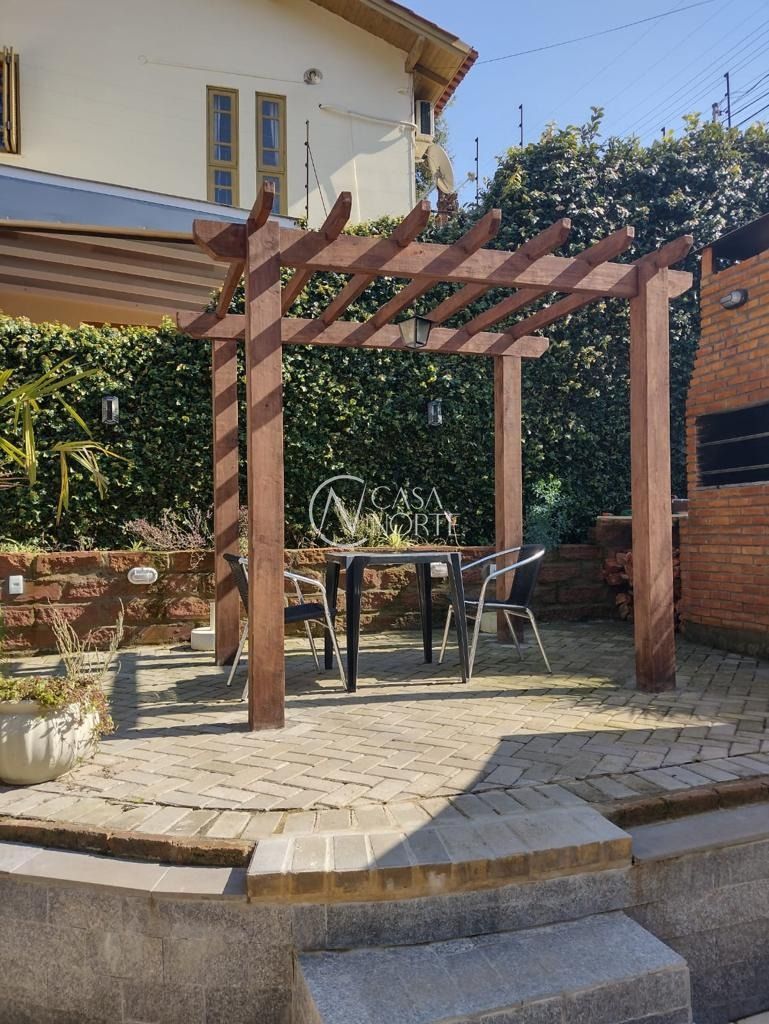 Casa à venda com 4 quartos, 350m², 2 suítes, 4 vagas, Rua dos Minuanos no bairro Espírito Santo em Porto Alegre