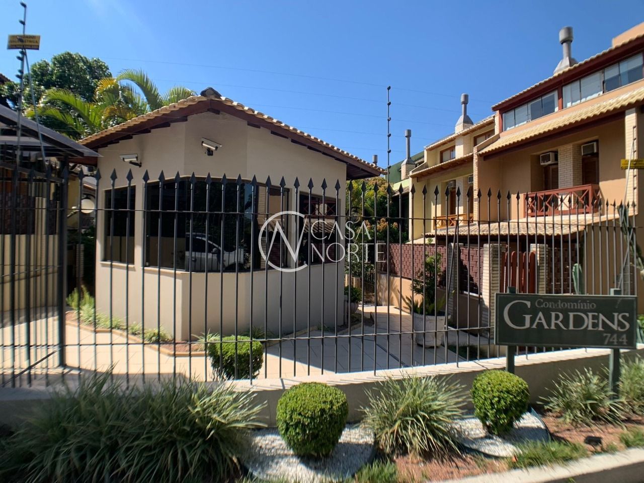 Casa de Condomínio à venda com 3 quartos, 162m², 3 suítes, 2 vagas, Rua Landel de Moura no bairro Tristeza em Porto Alegre