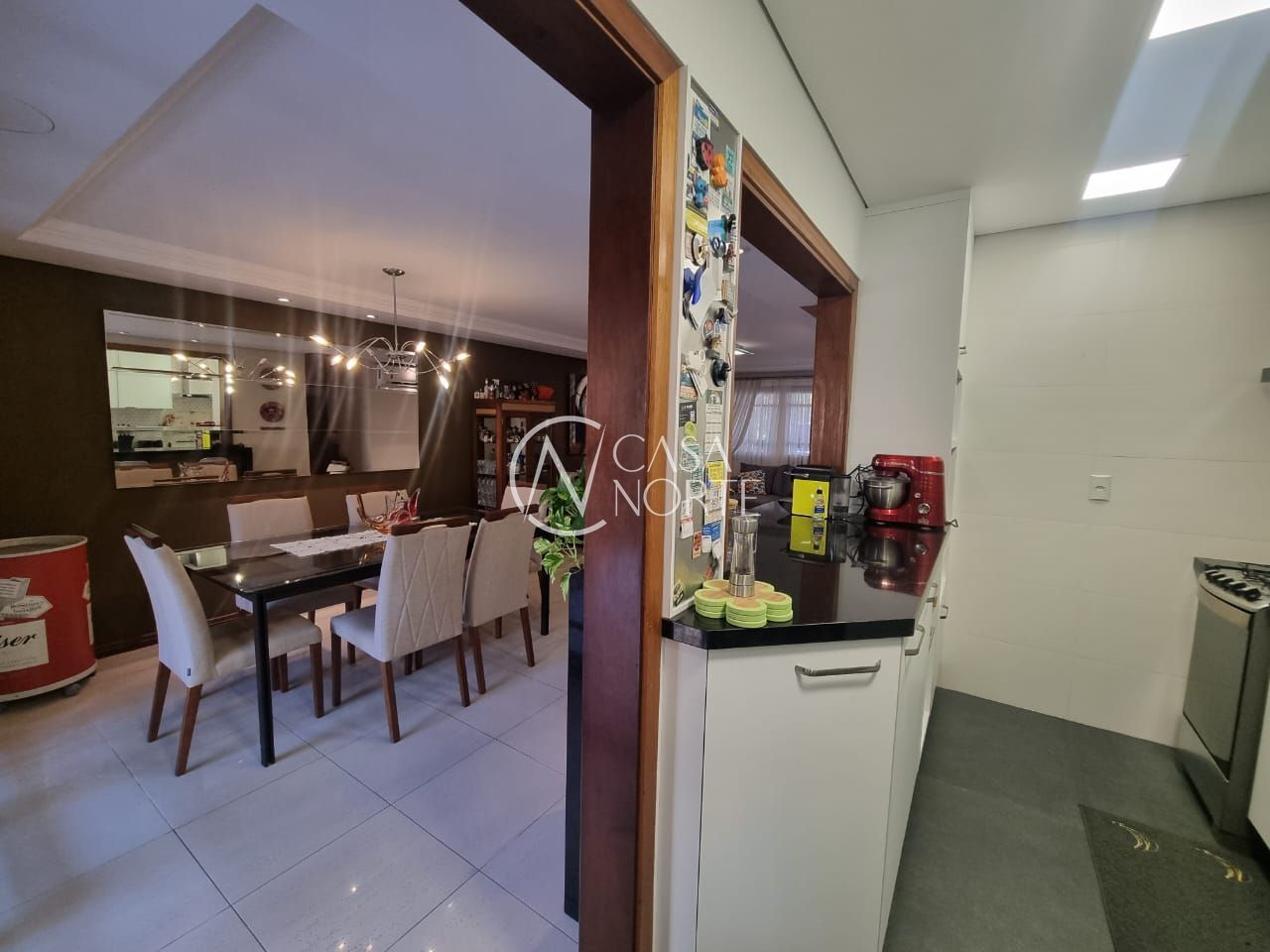 Casa à venda com 3 quartos, 240m², 1 suíte, 2 vagas, Rua General Rondon no bairro Tristeza em Porto Alegre