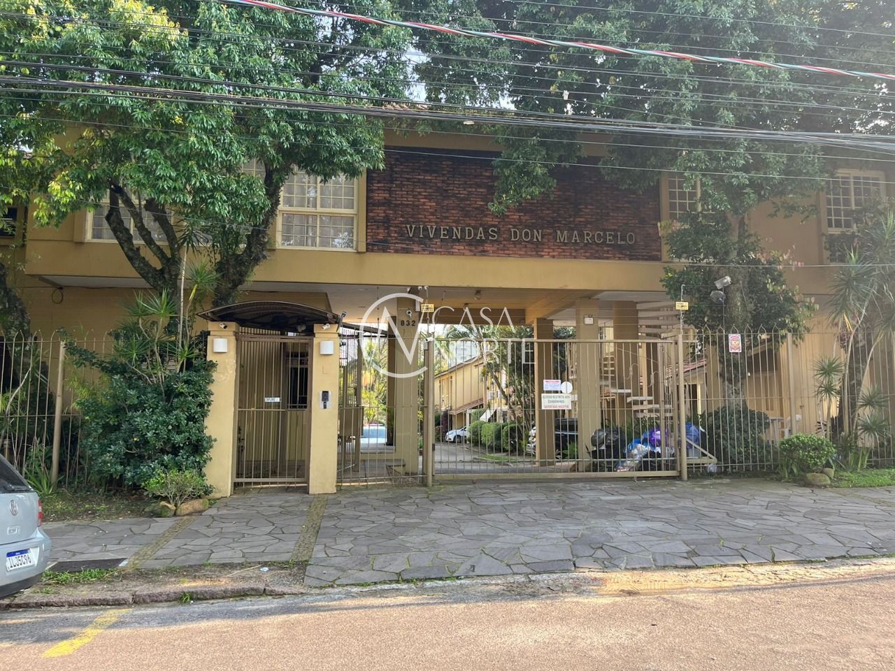 Casa de Condomínio à venda com 3 quartos, 162m², 1 suíte, 2 vagas, Rua Doutor Armando Barbedo no bairro Tristeza em Porto Alegre