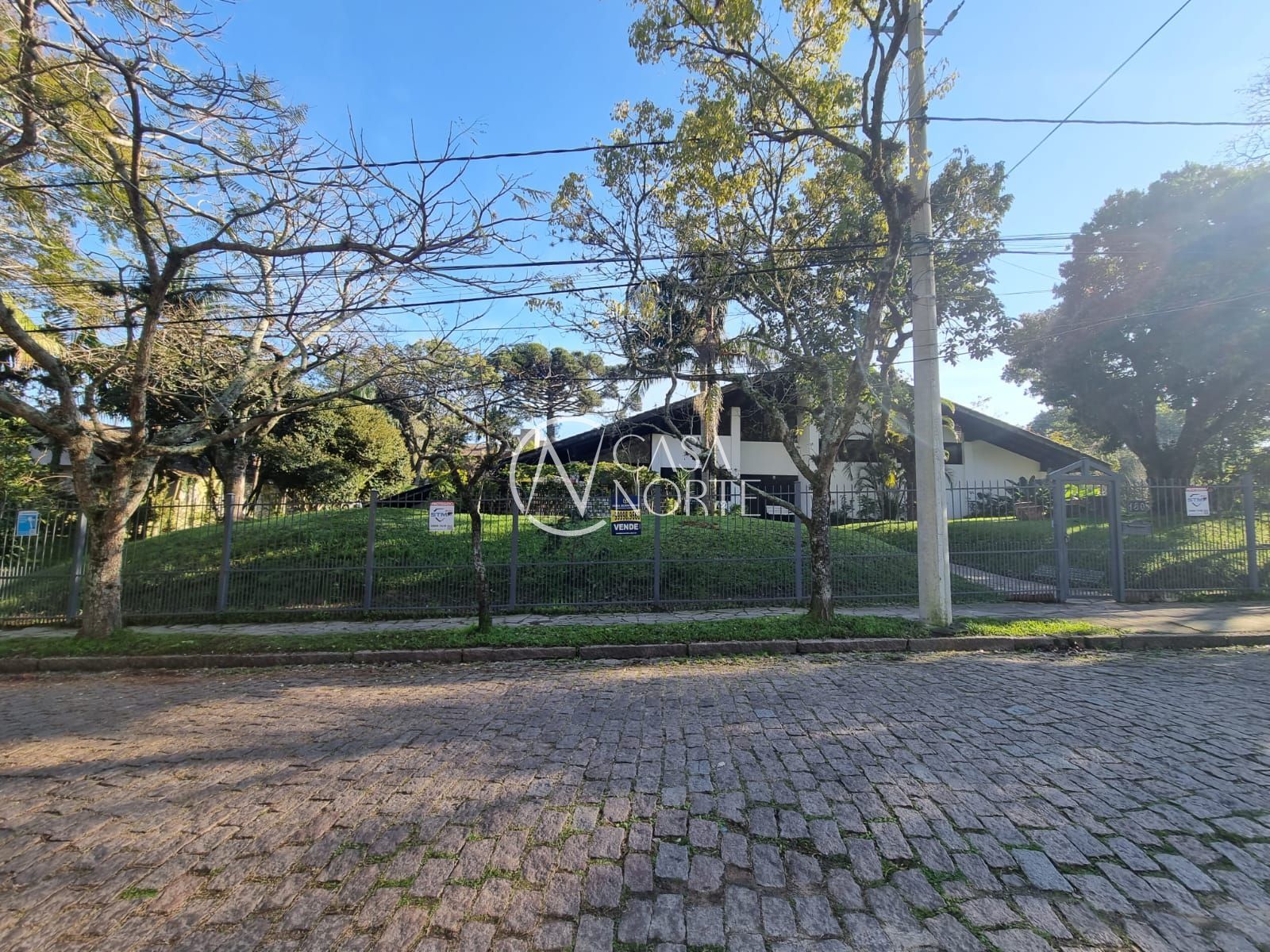 Terreno à venda  com 2840m², Rua Padre João Batista Reus no bairro Tristeza em Porto Alegre