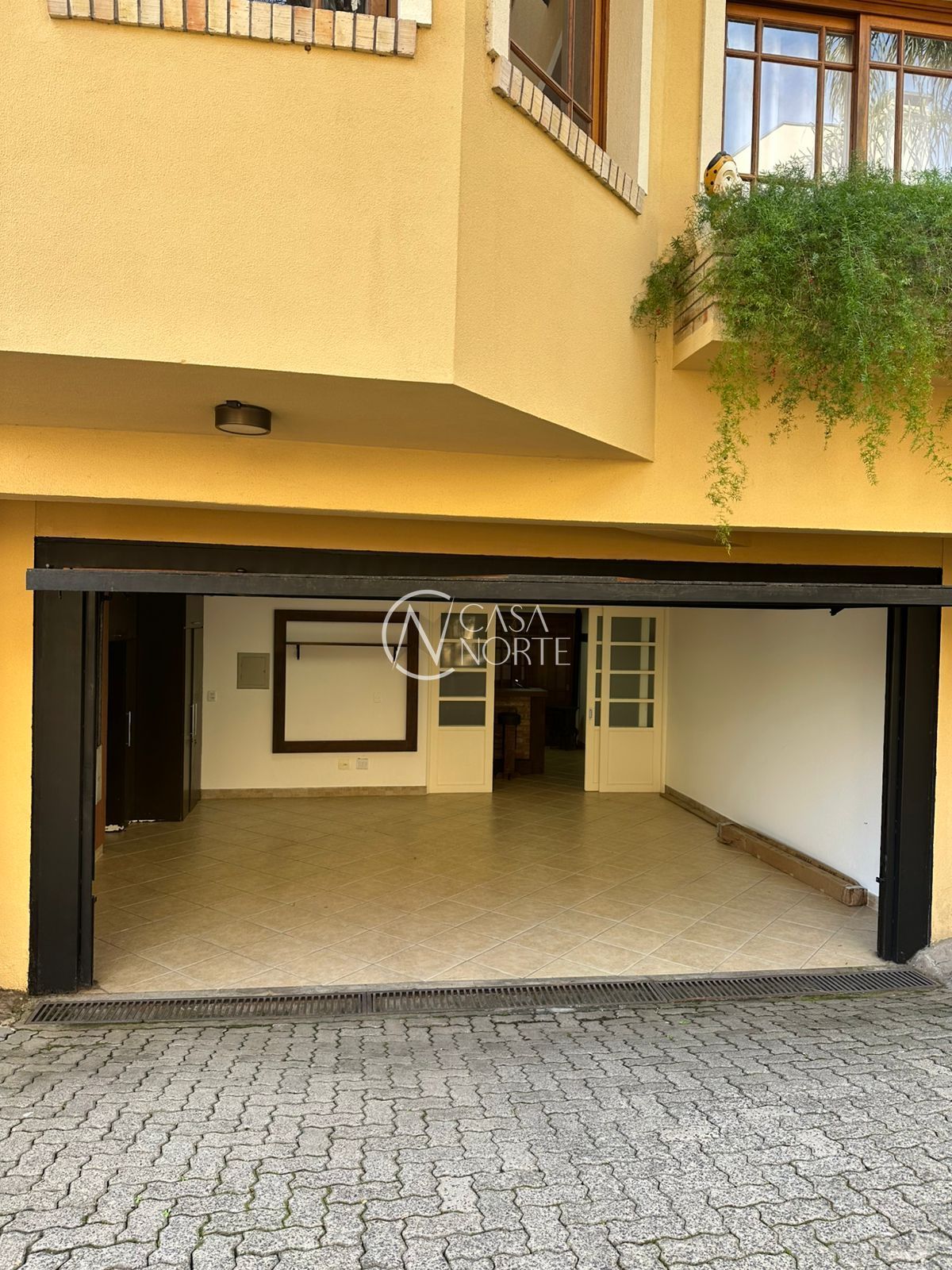 Casa de Condomínio à venda com 3 quartos, 235m², 1 suíte, 2 vagas, Rua Landel de Moura no bairro Tristeza em Porto Alegre