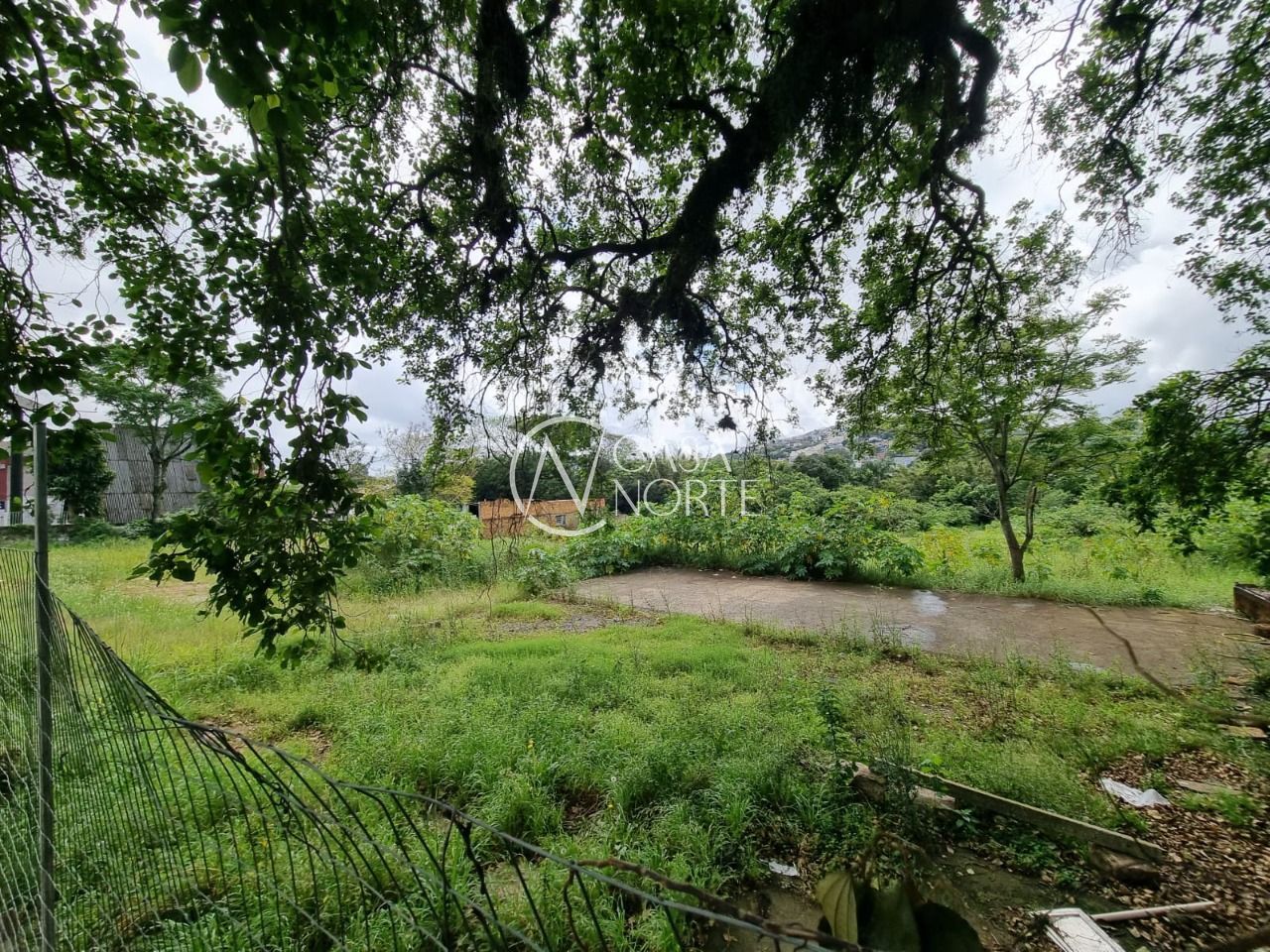 Terreno à venda , 3778m², Avenida da Cavalhada no bairro Cavalhada em Porto Alegre