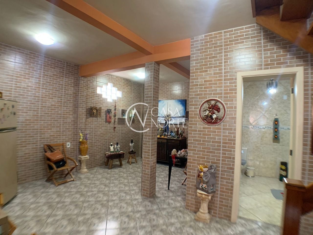 Casa à venda com 3 quartos, 318m², 1 suíte, 4 vagas, Avenida Orleaes no bairro Guarujá em Porto Alegre