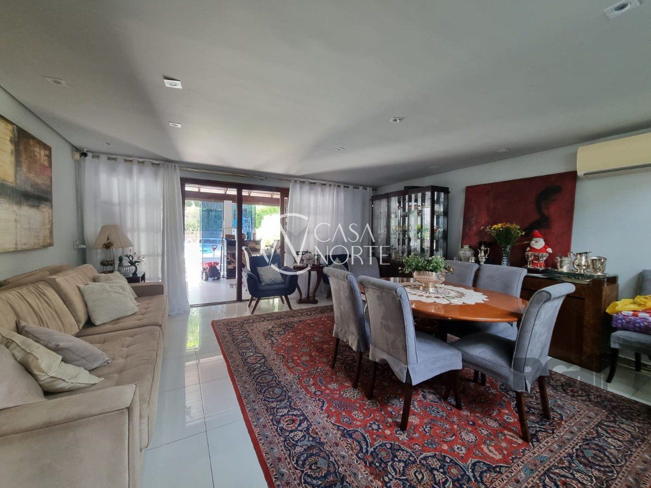 Casa à venda com 3 quartos, 246m², 1 suíte, 4 vagas, Rua José Sanguinetti no bairro Jardim Isabel em Porto Alegre