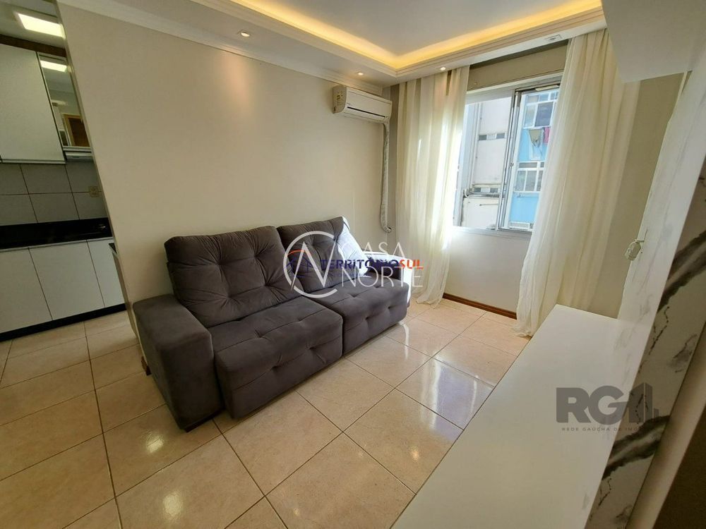 Apartamento à venda com 2 quartos, 50m², 1 vaga, Rua Derocy Giácomo da Silva no bairro Vila Nova em Porto Alegre