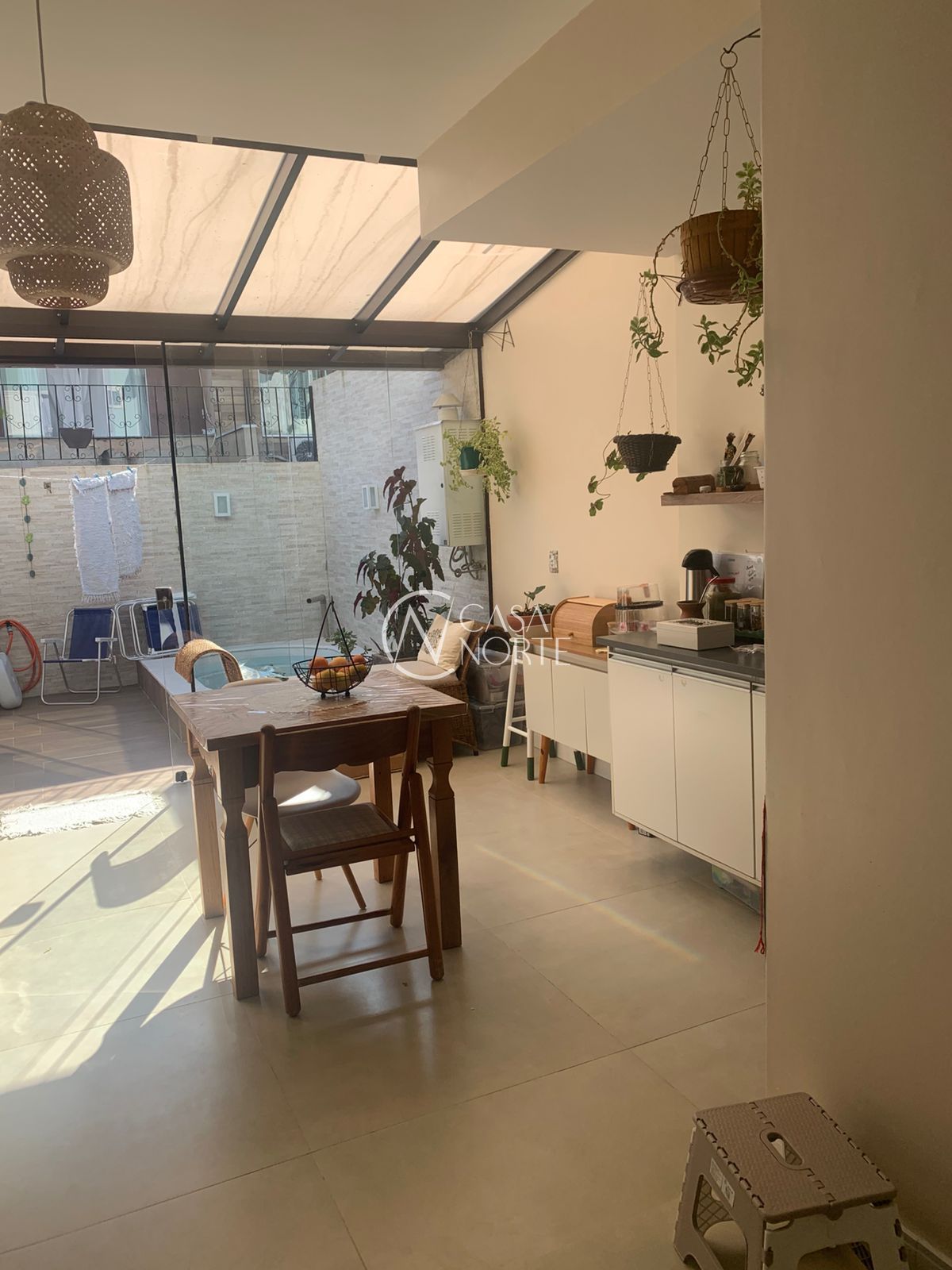 Casa à venda com 2 quartos, 138m², 2 suítes, 2 vagas, Rua Irmão Jaime Biazus no bairro Guarujá em Porto Alegre