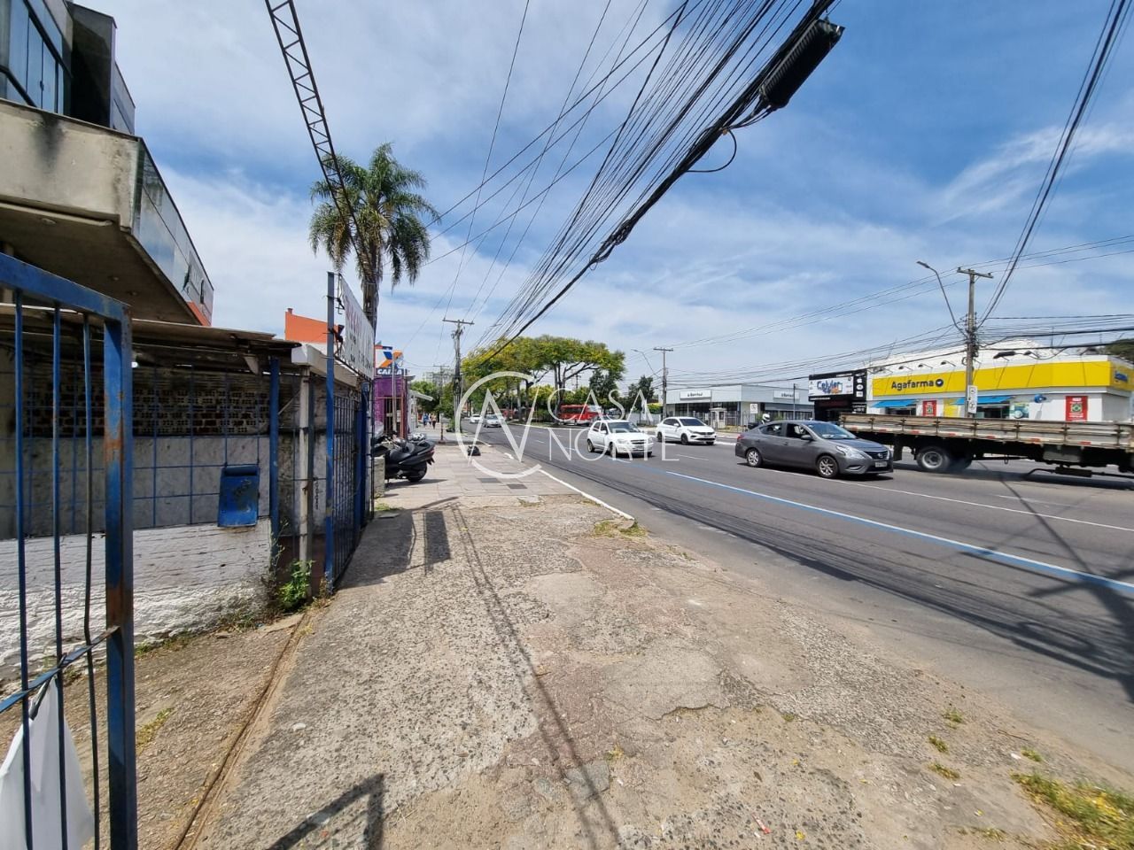 Terreno à venda  com 732m², Avenida da Cavalhada no bairro Cavalhada em Porto Alegre