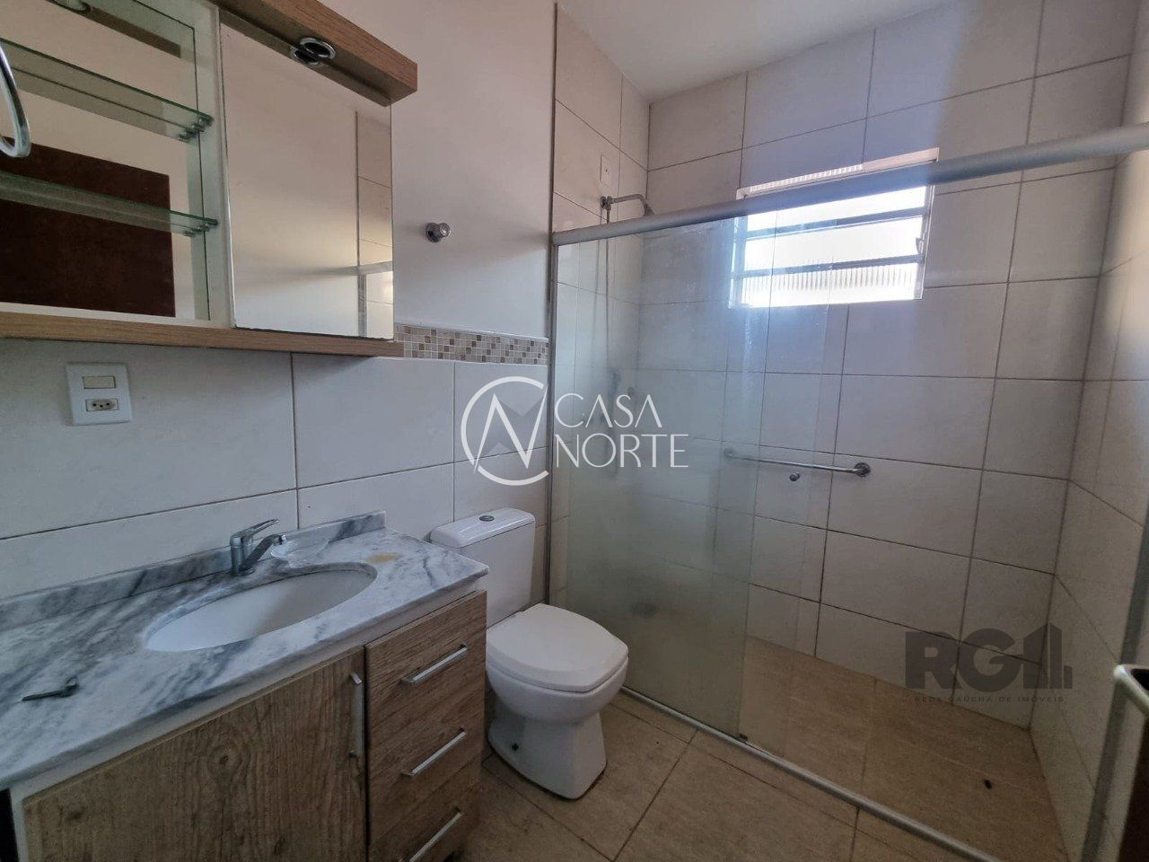 Casa à venda com 2 quartos, 98m², 1 suíte, 3 vagas, Rua Ladislau Neto no bairro Ipanema em Porto Alegre