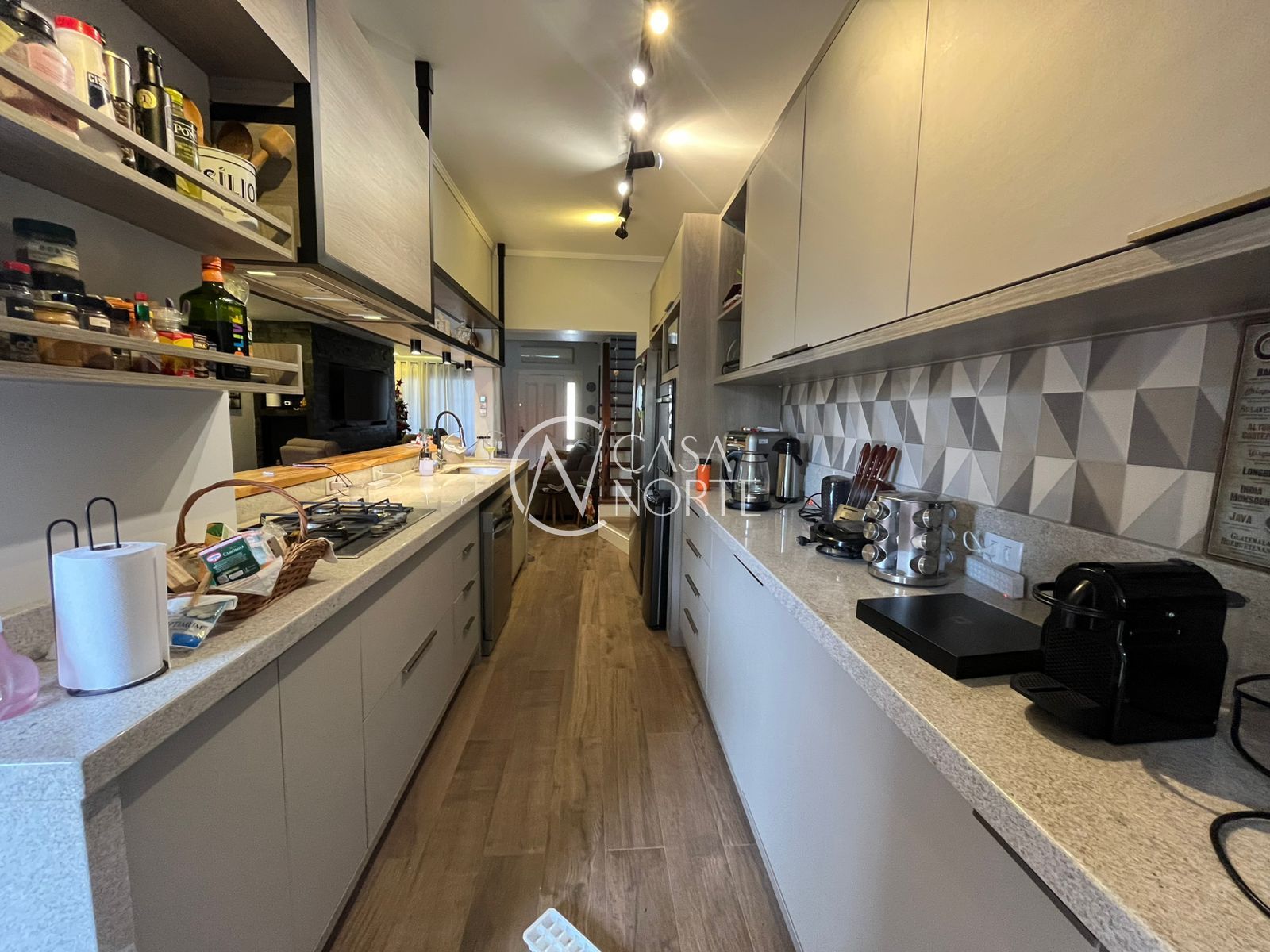 Casa à venda com 3 quartos, 203m², 1 suíte, 3 vagas, Rua Engenheiro Coelho Parreira no bairro Ipanema em Porto Alegre