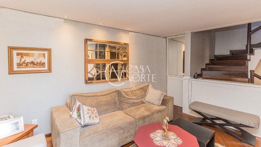 Casa à venda com 4 quartos, 199m², 1 suíte, 2 vagas, Avenida Alvarenga no bairro Boa Vista em Porto Alegre