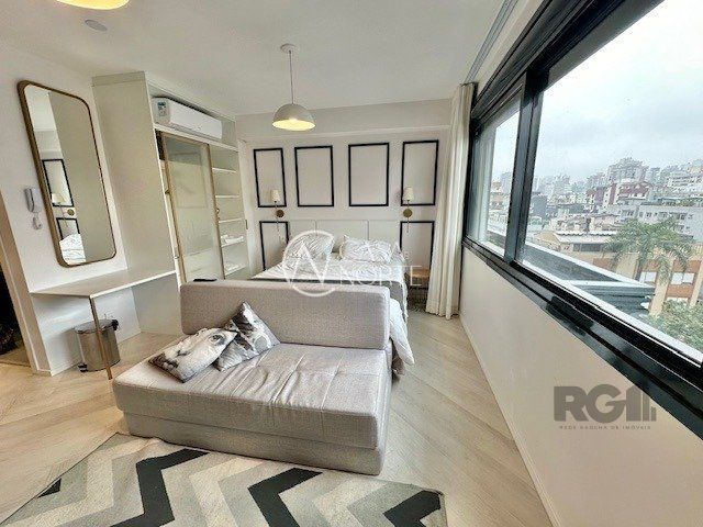 Apartamento à venda com 1 quarto, 28m², 1 vaga, Tenente Coronel Fabricio Pillar no bairro Mont Serrat em Porto Alegre