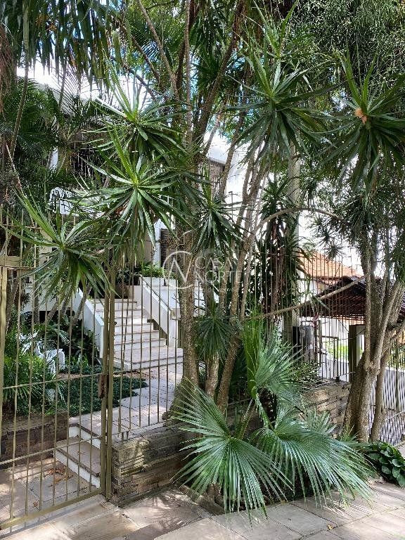 Casa à venda com 3 quartos, 597m², 1 suíte, 5 vagas, Avenida Icaraí no bairro Cristal em Porto Alegre