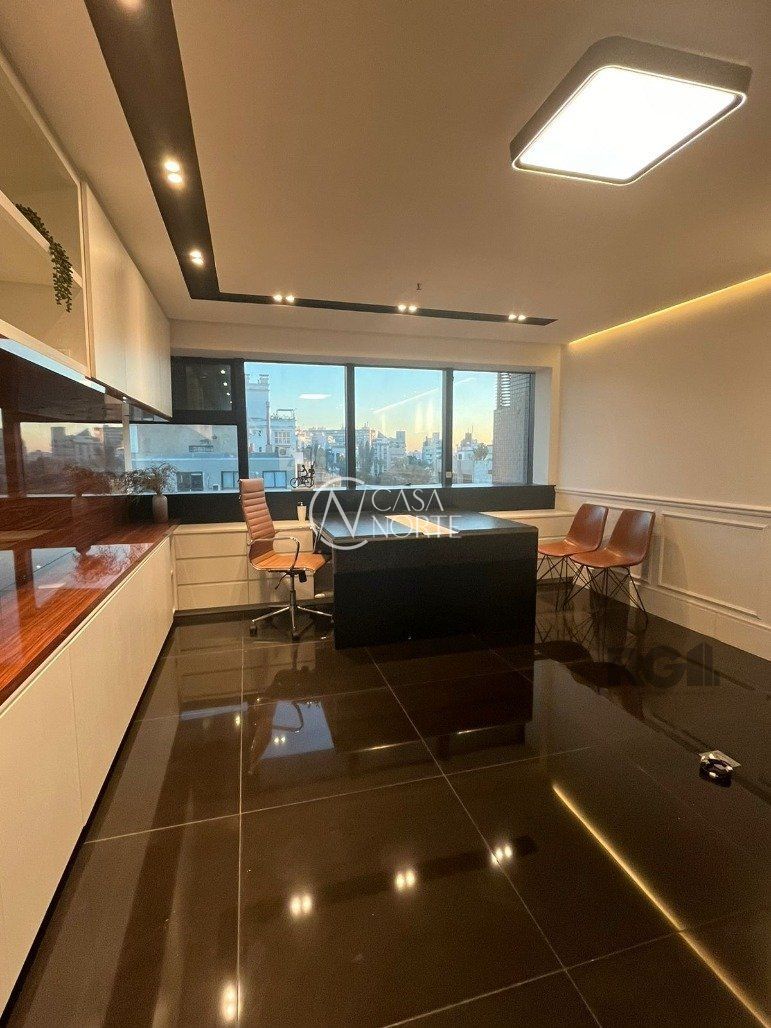 Sala Comercial à venda , 32m², 1 vaga, Rua Padre Chagas no bairro Moinhos de Vento em Porto Alegre