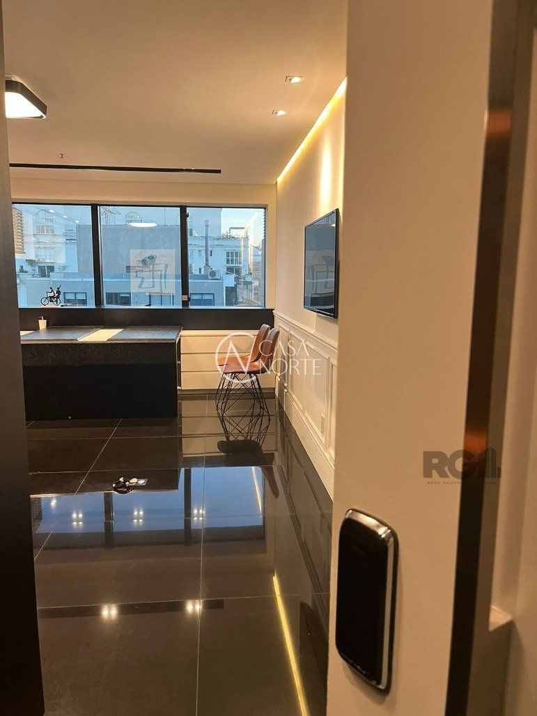 Sala Comercial à venda , 32m², 1 vaga, Rua Padre Chagas no bairro Moinhos de Vento em Porto Alegre