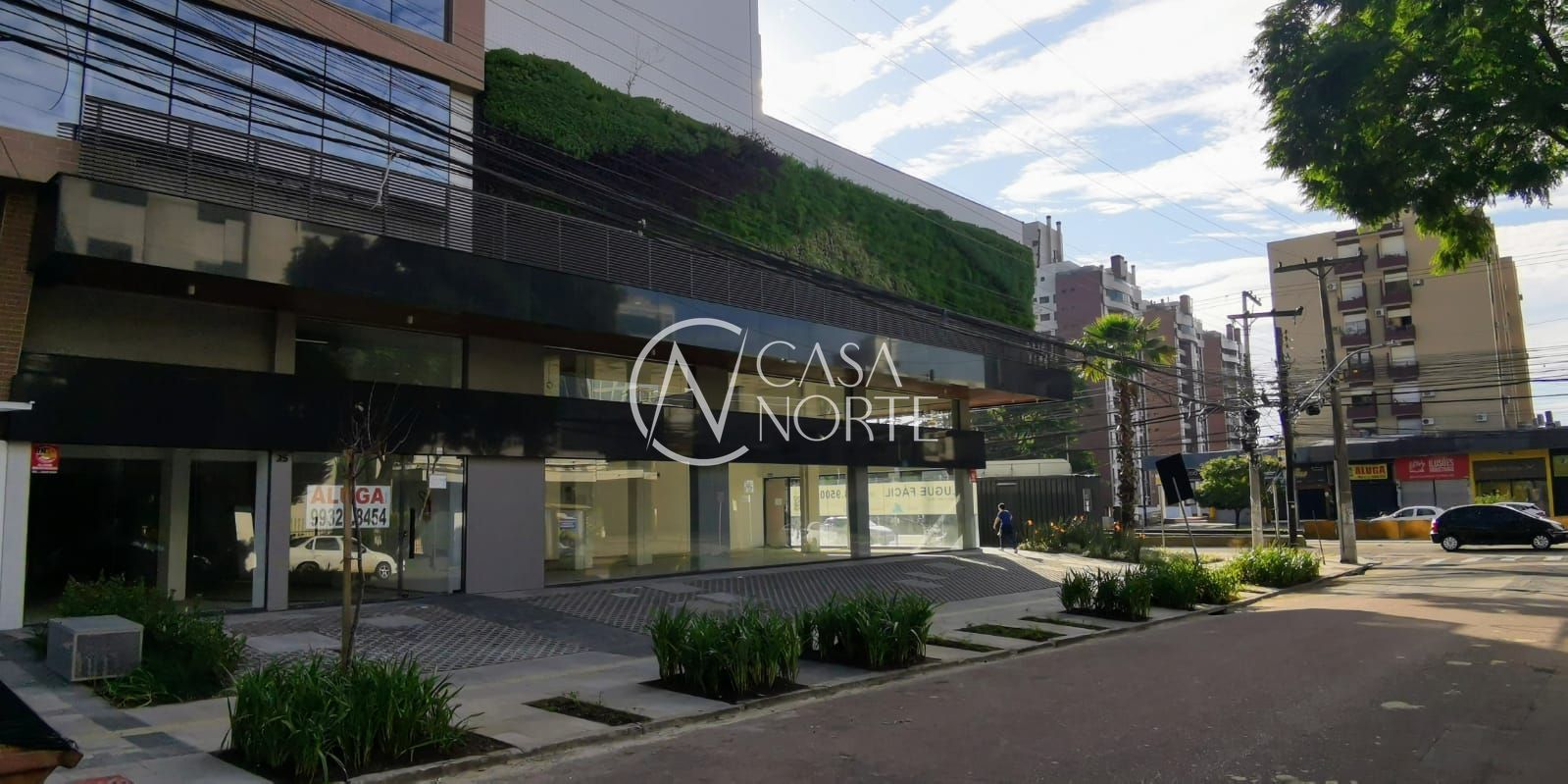 Loja à venda com 2 quartos, 180m², Rua Alberto Silva no bairro Vila Ipiranga em Porto Alegre