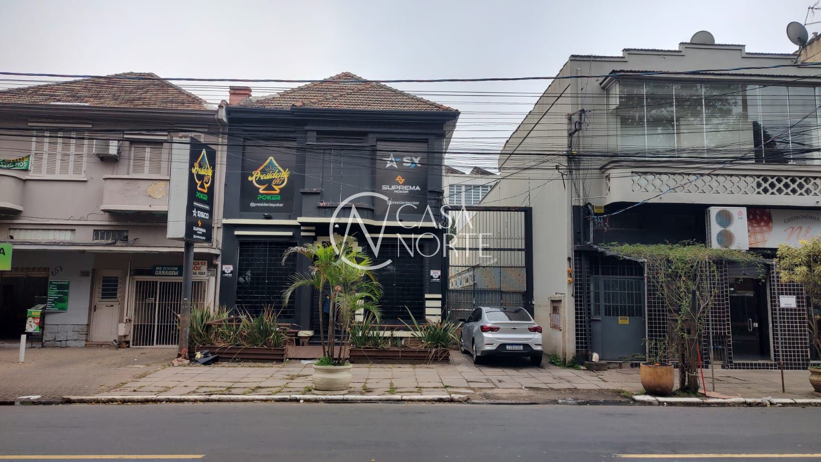 Casa Comercial à venda com 6 quartos, 495m², 8 vagas, Avenida Presidente Franklin Roosevelt no bairro São Geraldo em Porto Alegre