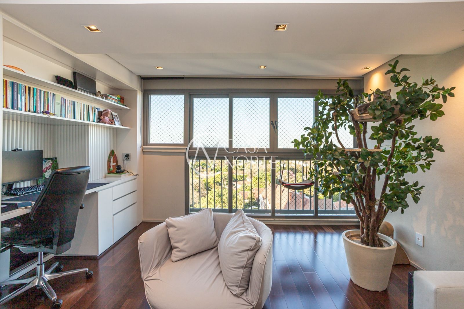 Apartamento à venda com 4 quartos, 172m², 3 suítes, 3 vagas, Avenida Luiz Manoel Gonzaga no bairro Três Figueiras em Porto Alegre