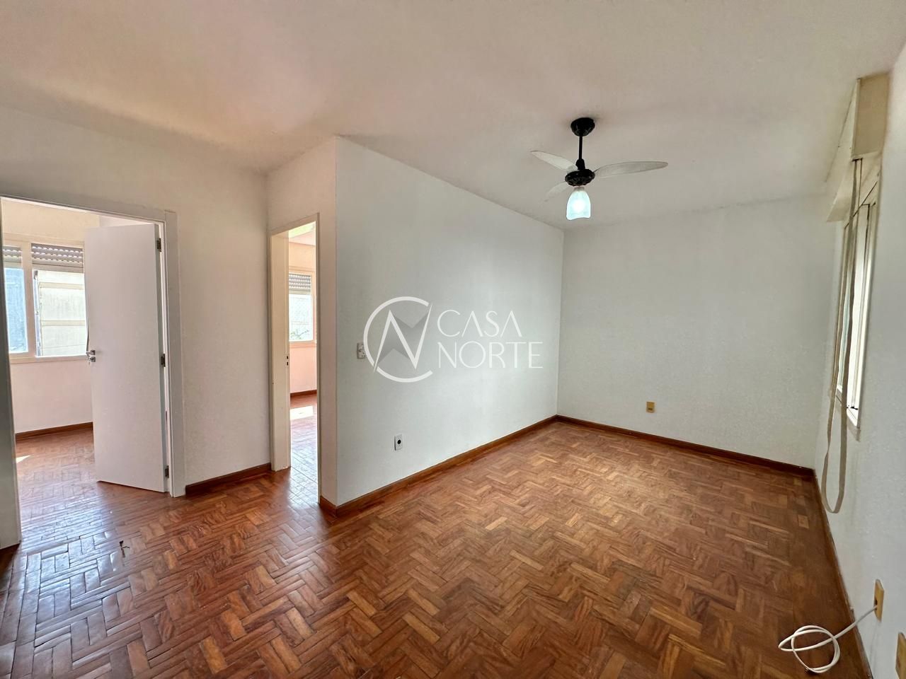 Apartamento à venda com 2 quartos, 58m², 1 vaga, Avenida Andaraí no bairro Passo da Areia em Porto Alegre