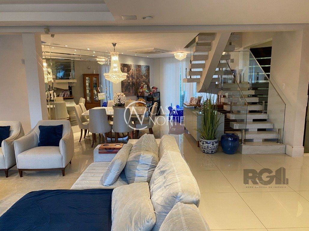 Casa à venda com 4 quartos, 453m², 3 suítes, 4 vagas, Rua Doutor Barbosa Gonçalves no bairro Chácara das Pedras em Porto Alegre