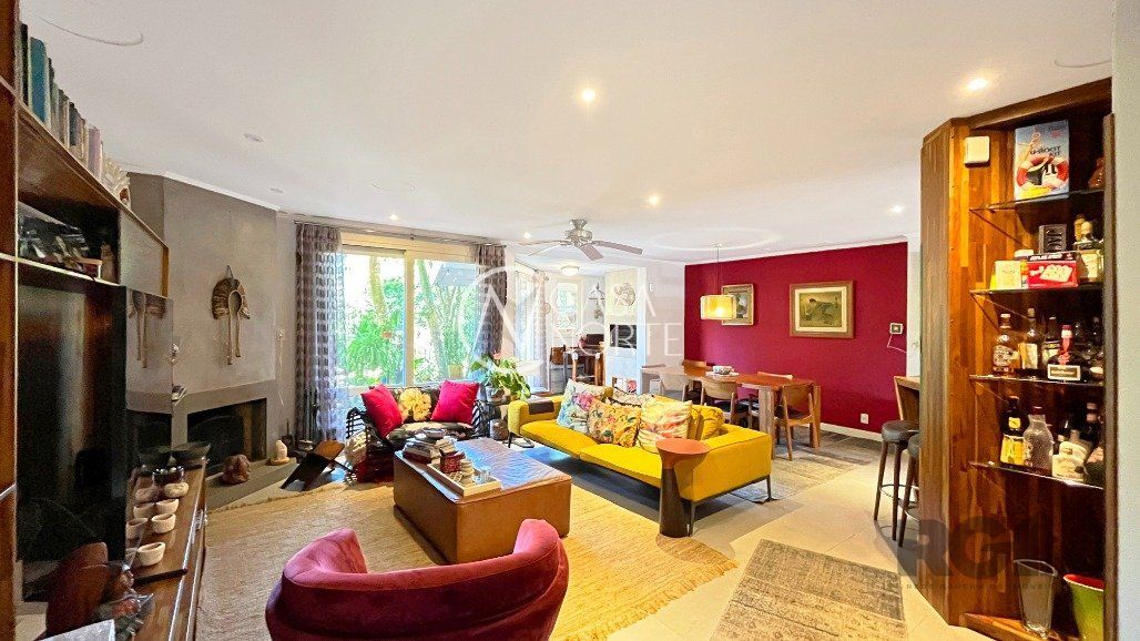 Casa de Condomínio à venda com 3 quartos, 177m², 2 suítes, 2 vagas, Rua Doutor Armando Barbedo no bairro Tristeza em Porto Alegre