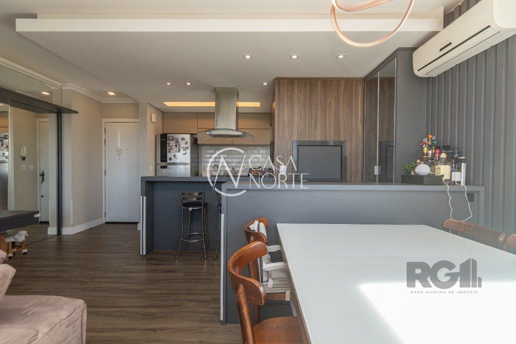 Apartamento à venda com 3 quartos, 82m², 1 suíte, 2 vagas, Rua Professor Freitas Cabral no bairro Jardim Botânico em Porto Alegre