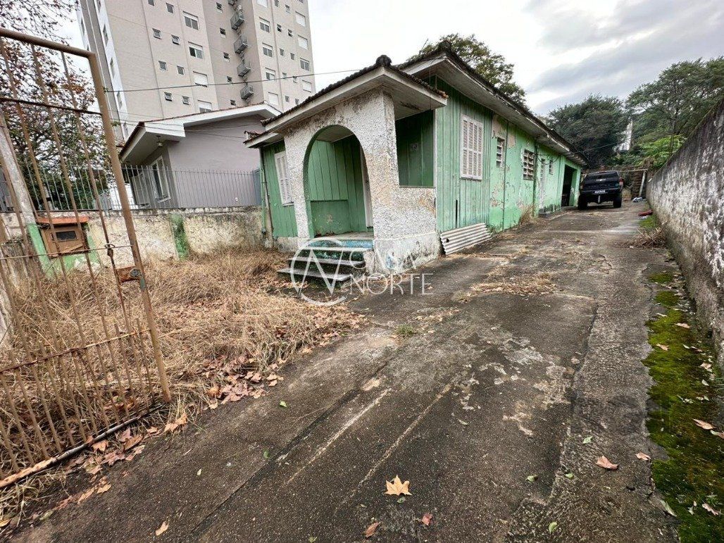 Terreno à venda  com 495m², Rua São Marcos no bairro Bom Jesus em Porto Alegre