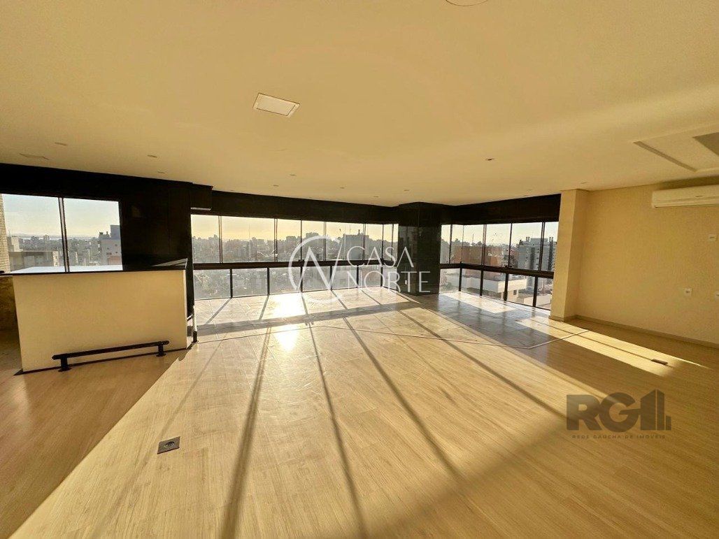 Apartamento à venda com 4 quartos, 274m², 4 suítes, 3 vagas, Rua Coronel Joaquim Pedro Salgado no bairro Rio Branco em Porto Alegre