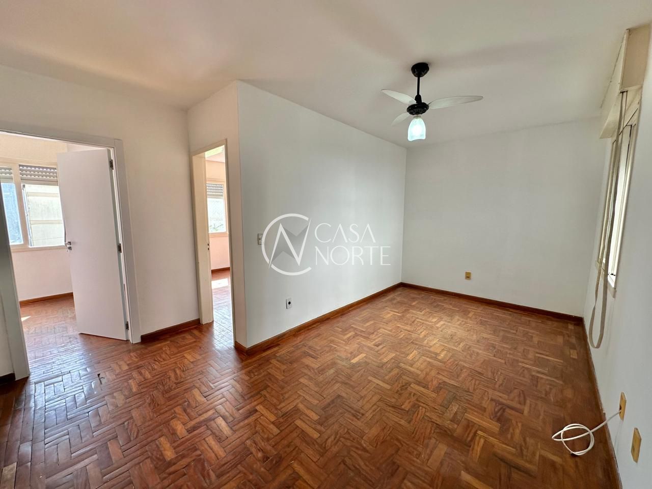 Apartamento à venda com 2 quartos, 58m², 1 vaga, Avenida Andaraí no bairro Passo da Areia em Porto Alegre