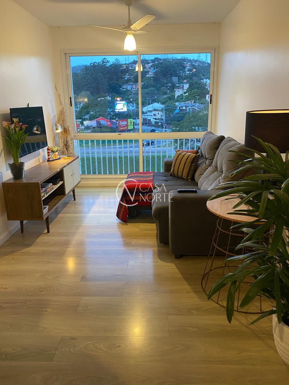 Apartamento à venda com 3 quartos, 70m², 1 suíte, 1 vaga, Rua Padre Todesco no bairro Partenon em Porto Alegre