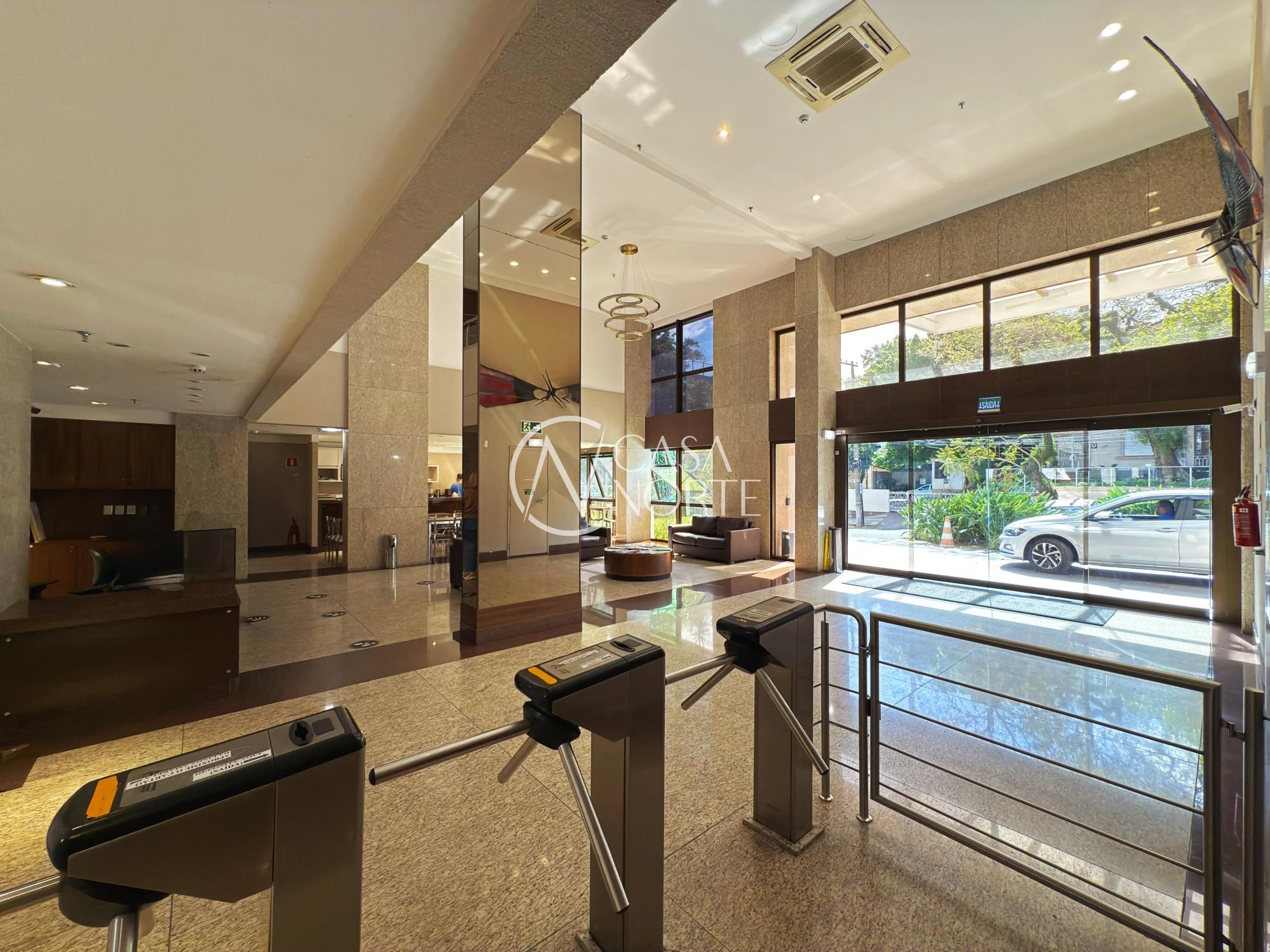 Sala Comercial à venda com 1 quarto, 37m², 1 vaga, Avenida Coronel Lucas de Oliveira no bairro Bela Vista em Porto Alegre