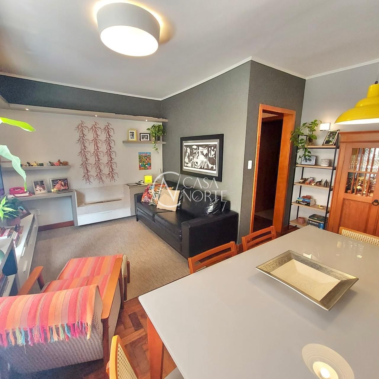 Apartamento à venda com 3 quartos, 95m², Rua Pedro Weingartner no bairro Rio Branco em Porto Alegre