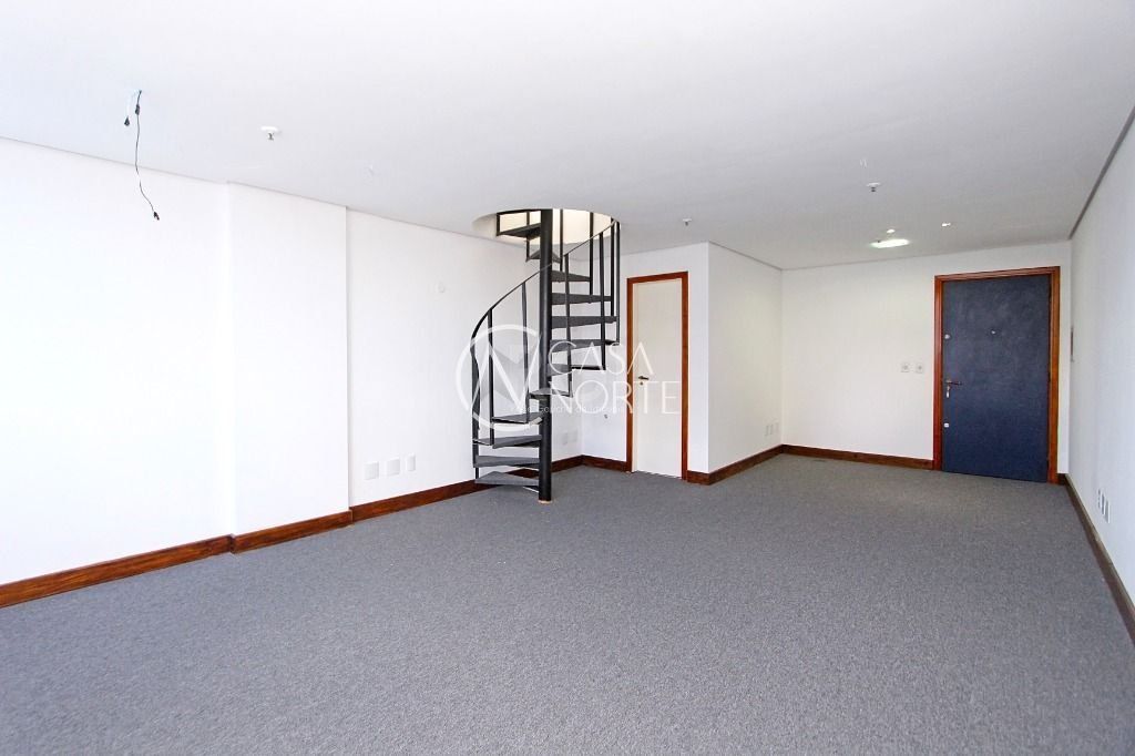 Sala Comercial à venda , 131m², 2 vagas, Avenida Carlos Gomes no bairro Petrópolis em Porto Alegre