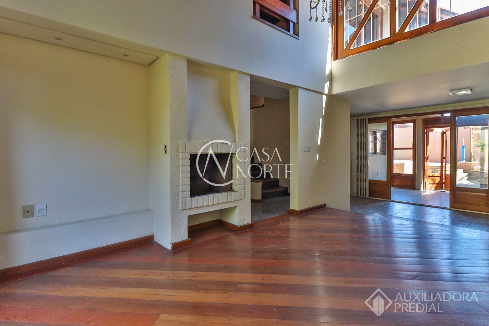 Casa à venda com 5 quartos, 280m², 1 suíte, 3 vagas, Avenida Jacuí no bairro Cristal em Porto Alegre