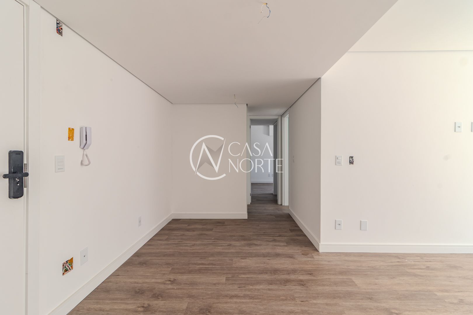 Apartamento Garden à venda com 2 quartos, 121m², 1 suíte, 1 vaga, Roque Calage no bairro Passo da Areia em Porto Alegre