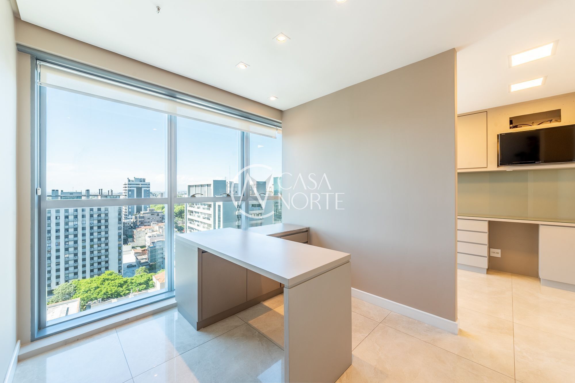 Sala Comercial à venda com 1 quarto, 35m², 1 vaga, Rua Vinte e Quatro de Outubro no bairro Auxiliadora em Porto Alegre