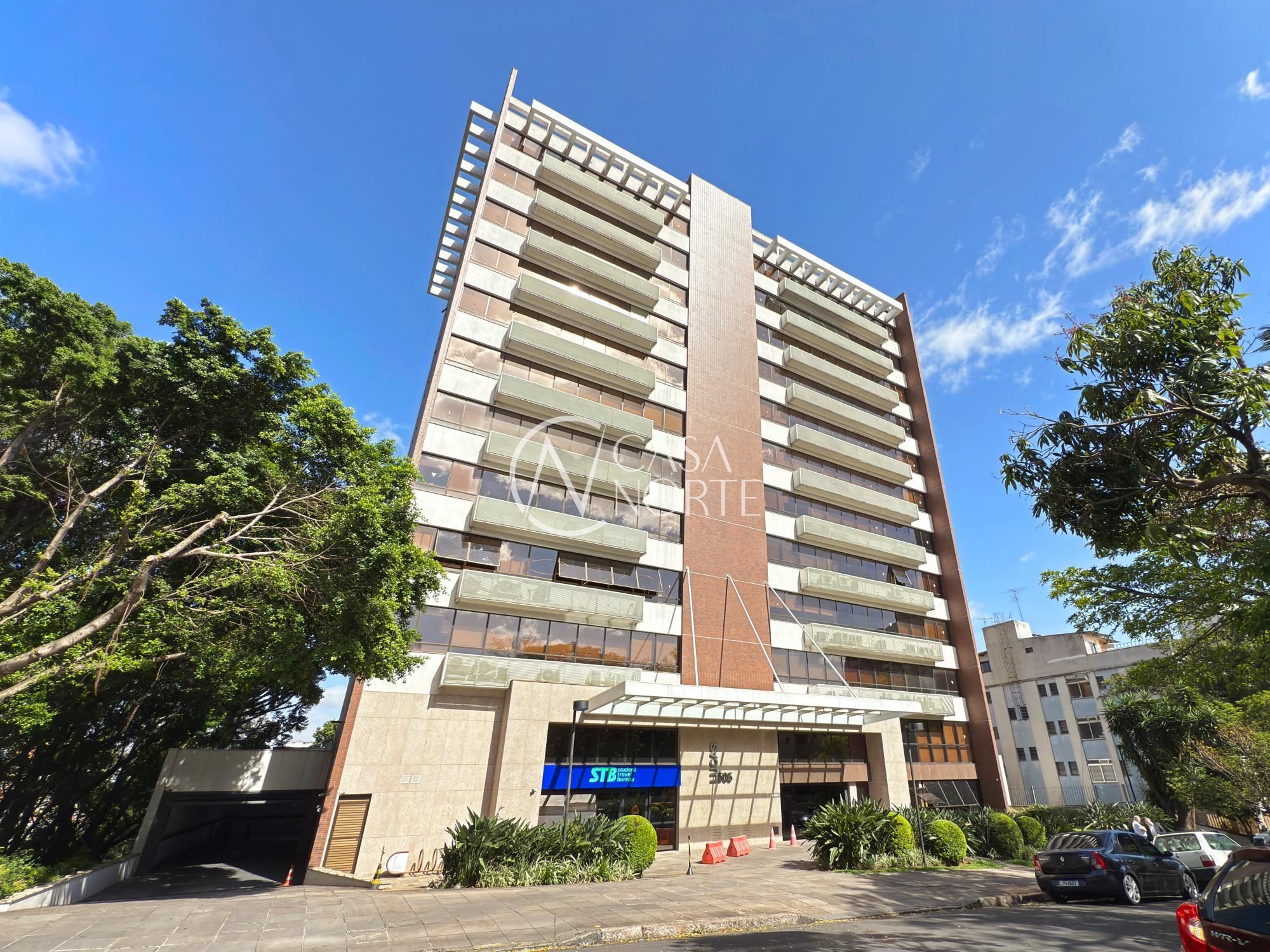 Sala Comercial à venda com 1 quarto, 37m², 1 vaga, Avenida Coronel Lucas de Oliveira no bairro Bela Vista em Porto Alegre