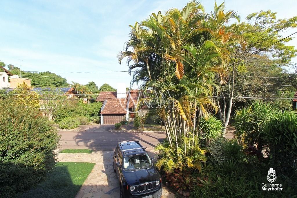 Casa à venda com 5 quartos, 420m², 2 suítes, 6 vagas, Avenida Firmino Octavio Bimbi no bairro Cavalhada em Porto Alegre