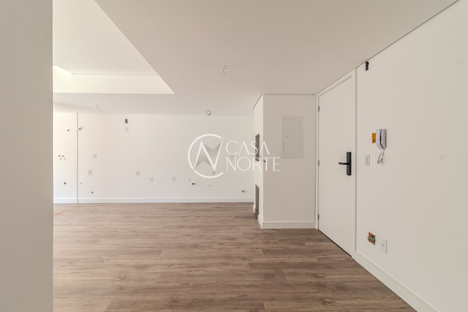 Apartamento Garden à venda com 2 quartos, 121m², 1 suíte, 1 vaga, Roque Calage no bairro Passo da Areia em Porto Alegre