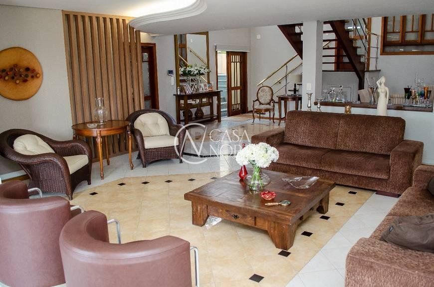 Casa à venda com 5 quartos, 551m², 2 suítes, 2 vagas, Avenida Circular no bairro Vila Jardim em Porto Alegre