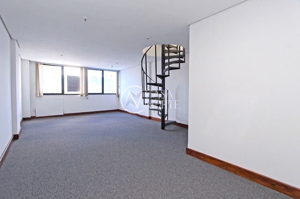 Sala Comercial à venda , 131m², 2 vagas, Avenida Carlos Gomes no bairro Petrópolis em Porto Alegre