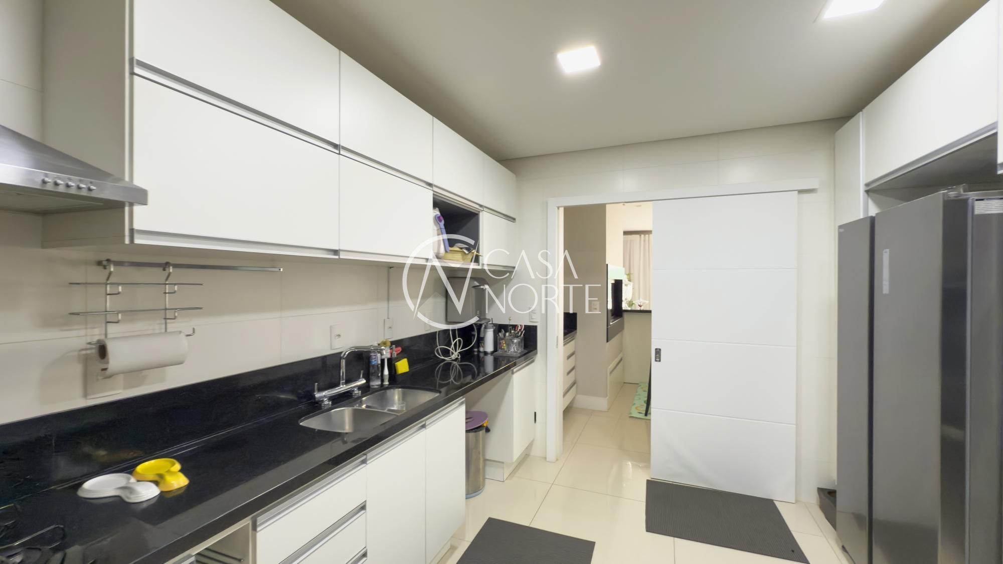 Casa à venda com 4 quartos, 386m², 4 suítes, 4 vagas, Rua General Salvador Pinheiro (L) no bairro Vila Jardim em Porto Alegre