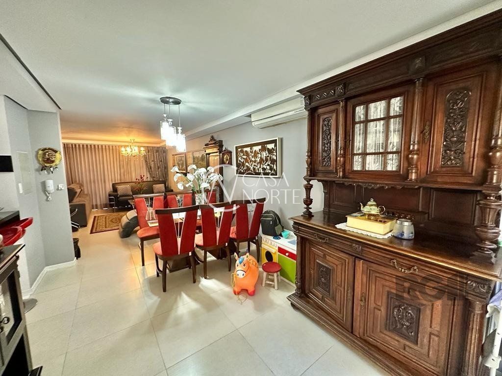 Casa de Condomínio à venda com 4 quartos, 220m², 4 suítes, 2 vagas, Avenida Coronel Marcos no bairro Pedra Redonda em Porto Alegre