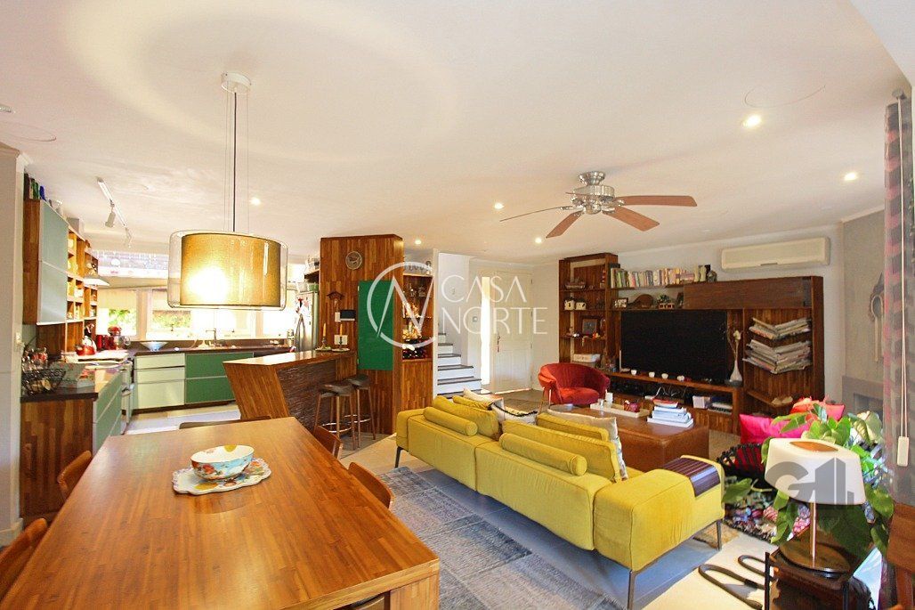 Casa de Condomínio à venda com 3 quartos, 177m², 2 suítes, 2 vagas, Rua Doutor Armando Barbedo no bairro Tristeza em Porto Alegre