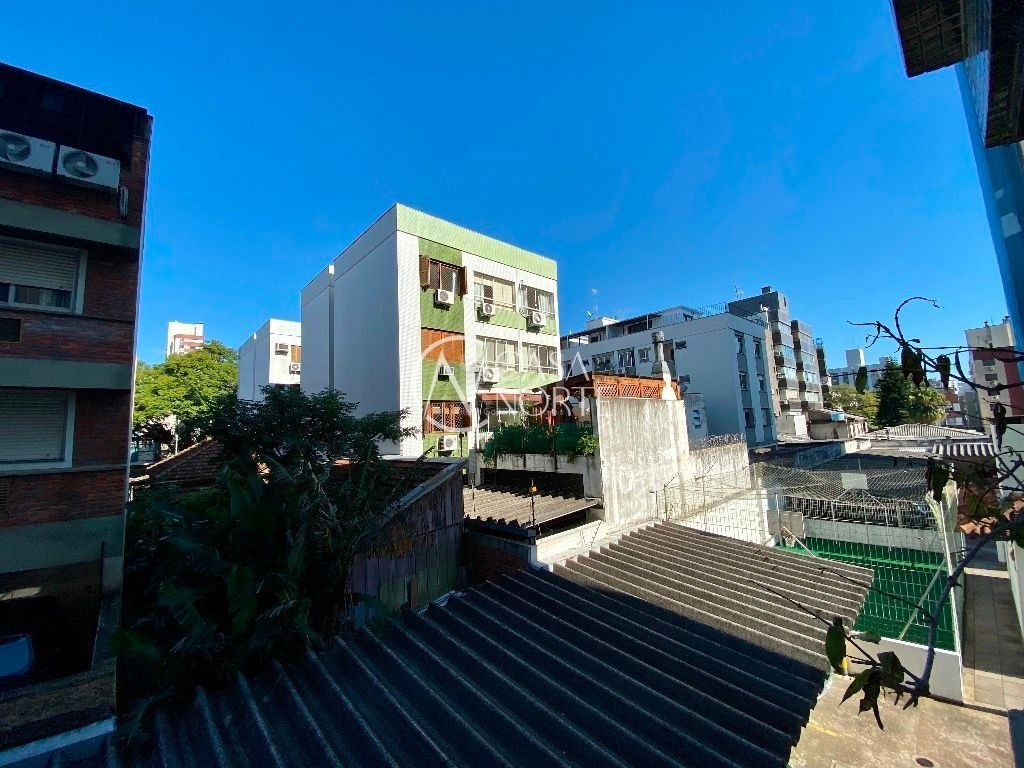 Apartamento à venda com 3 quartos, 129m², 1 suíte, 1 vaga, Travessa Coronel Antônio Carneiro Pinto no bairro Petrópolis em Porto Alegre