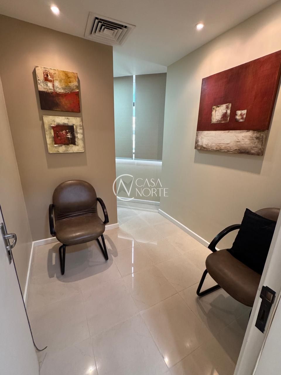 Sala Comercial à venda com 1 quarto, 45m², 1 vaga, Rua Hilário Ribeiro no bairro Moinhos de Vento em Porto Alegre