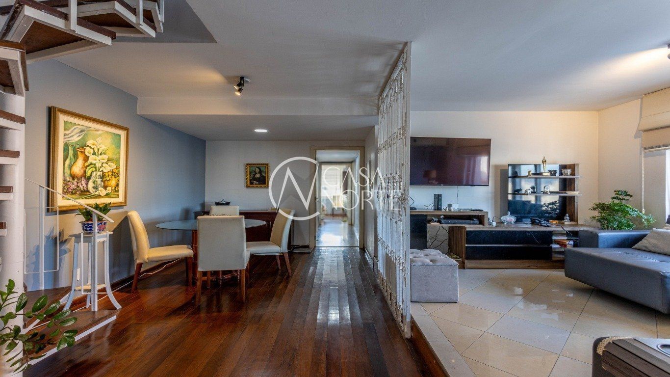 Cobertura à venda com 3 quartos, 205m², 1 suíte, 2 vagas, Rua Ferreira Viana no bairro Petrópolis em Porto Alegre