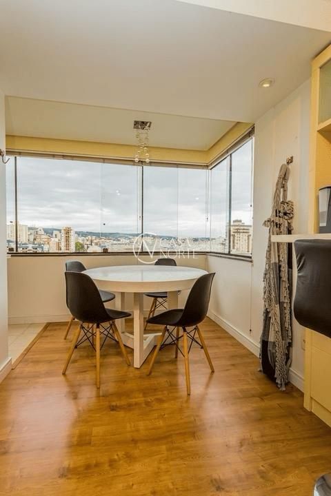 Apartamento à venda com 2 quartos, 62m², 1 vaga, Avenida Coronel Lucas de Oliveira no bairro Bela Vista em Porto Alegre